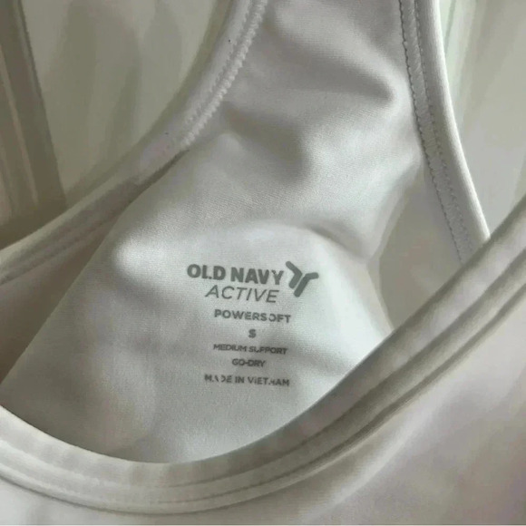EUC Old Navy Active Powersoft medium support go dry sports bra, size S. White - Picture 7 of 8